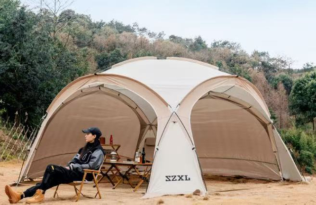 Portable tent for outdoor camping
